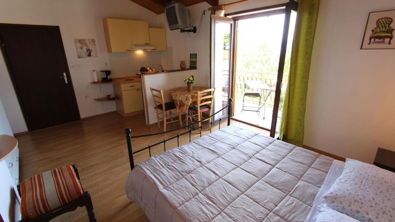 מאלינסקה Apartments And Rooms Jelka מראה חיצוני תמונה